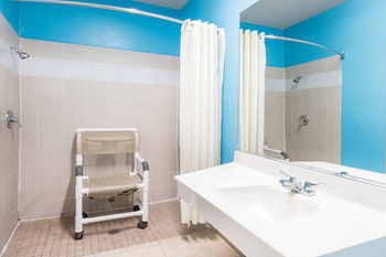 إدينبورغ Texas Inn And Suites Citycenter At Utrgv المظهر الخارجي الصورة
